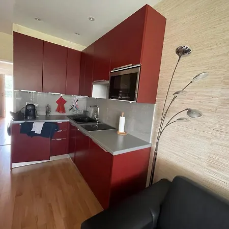 Marina Baie Des Anges, Downstairs, Charming With Sea And Garden View Apartamento *